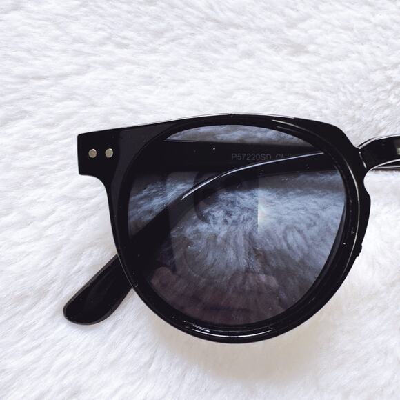 Pablo Black Round Sunglasses - Picture 3 of 12